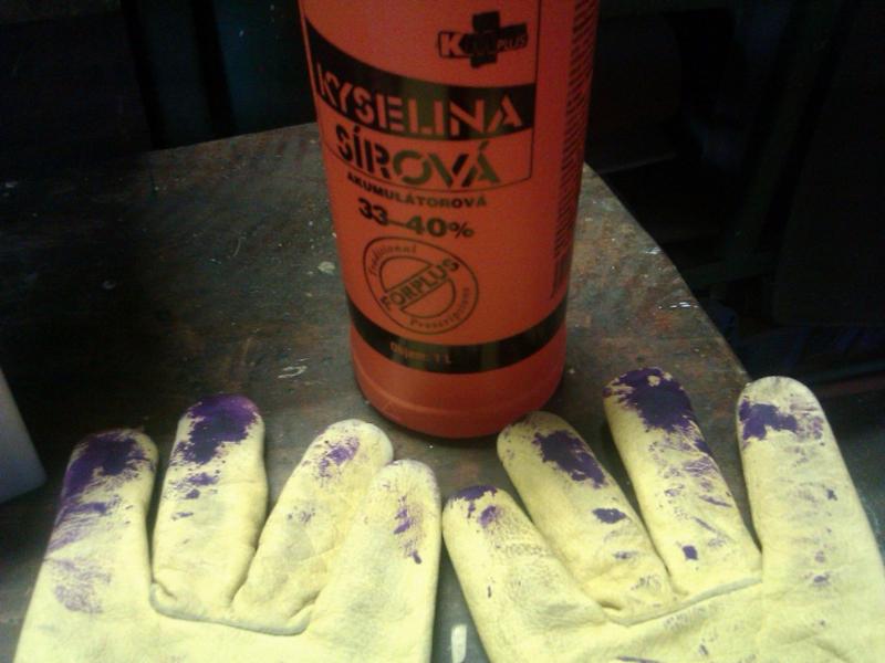 Překvapení na rukavicích Překvapení na rukavicích