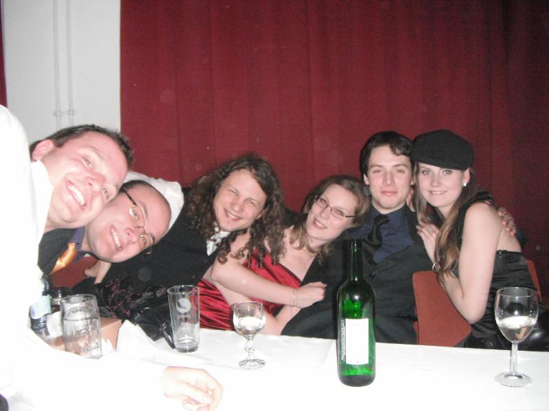 ''Čtyři kurzivy a dva normální.'' ''Čtyři kurzivy a dva normální.''